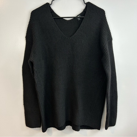 NWT Express Black Ribbed V-Neck Cozy Pullover Sweater Size Small - Picture 1 of 10